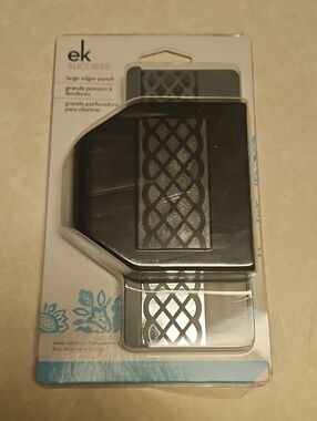 NWT EK Success Large Edger Punch - Lattice Chain